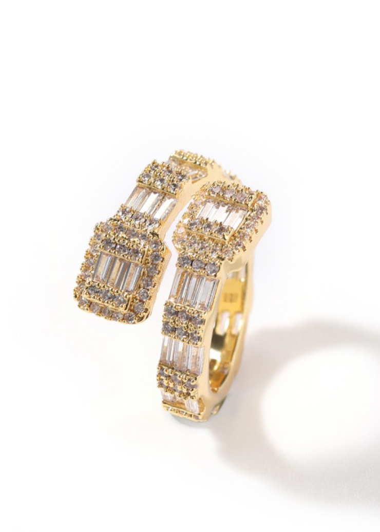 Bia Baguette Ring